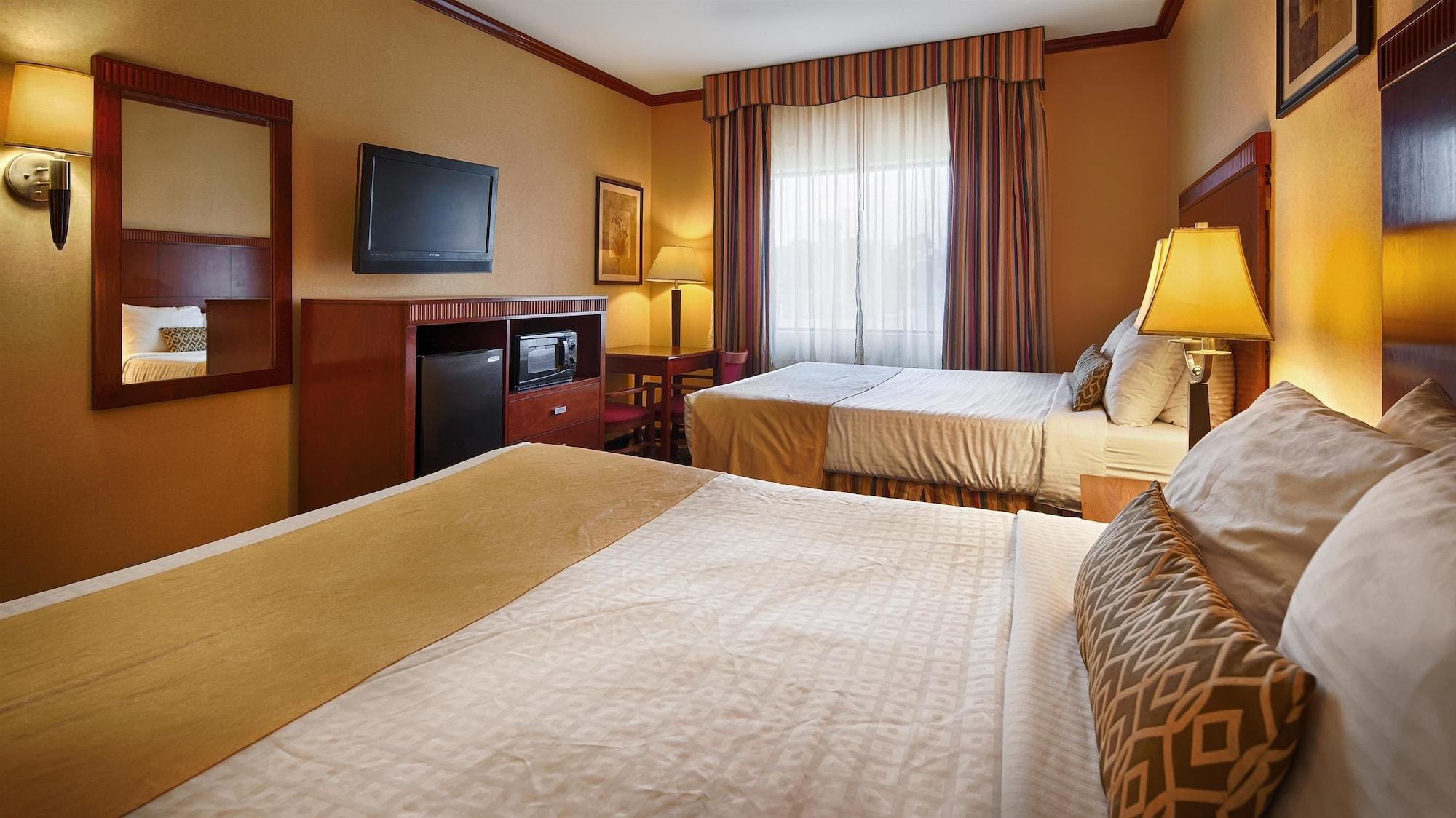 Hotel Baymont By Wyndham Mccomb Esterno foto