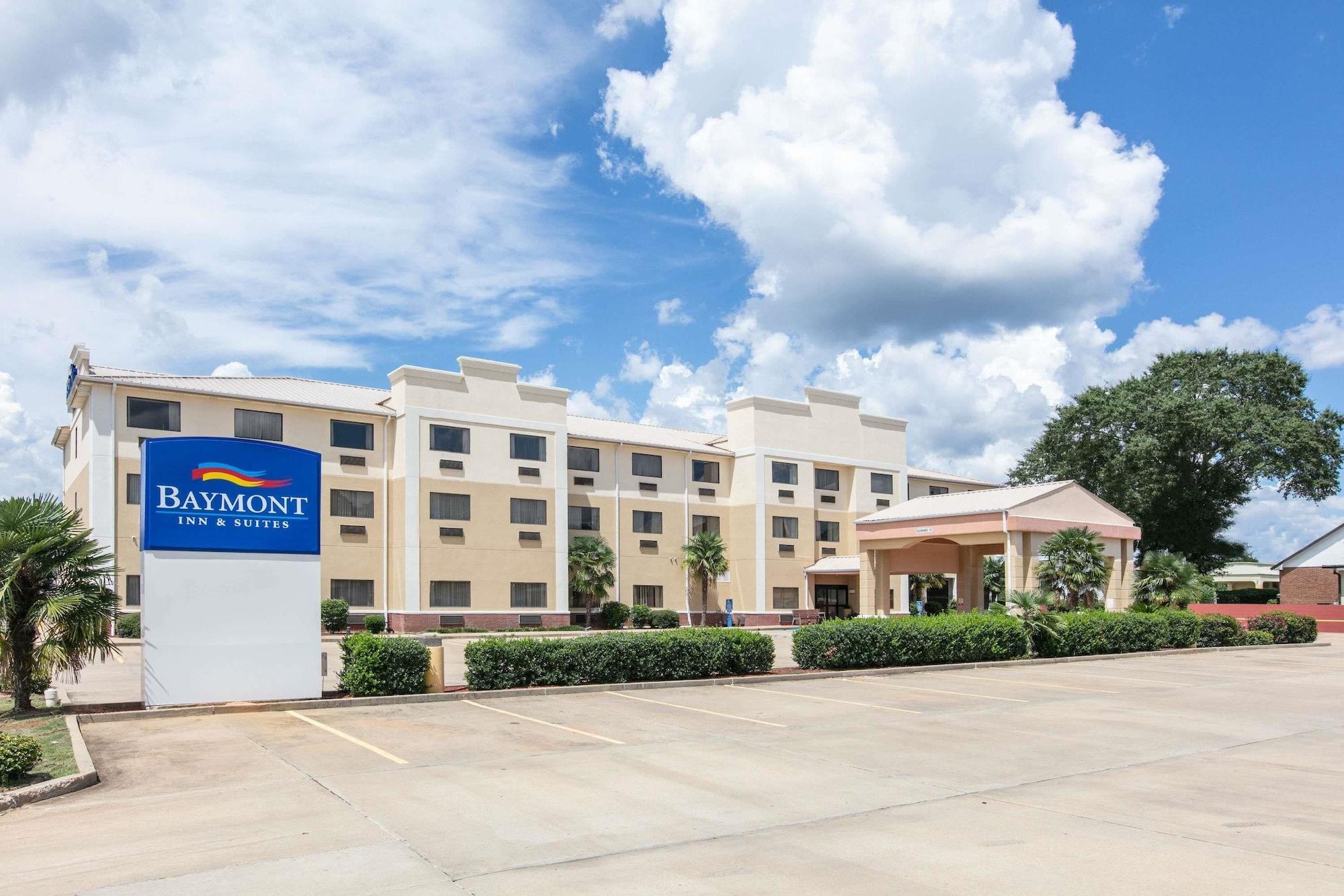Hotel Baymont By Wyndham Mccomb Esterno foto