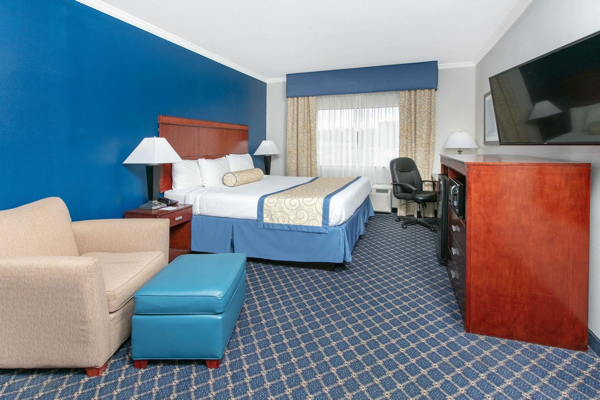 Hotel Baymont By Wyndham Mccomb Esterno foto