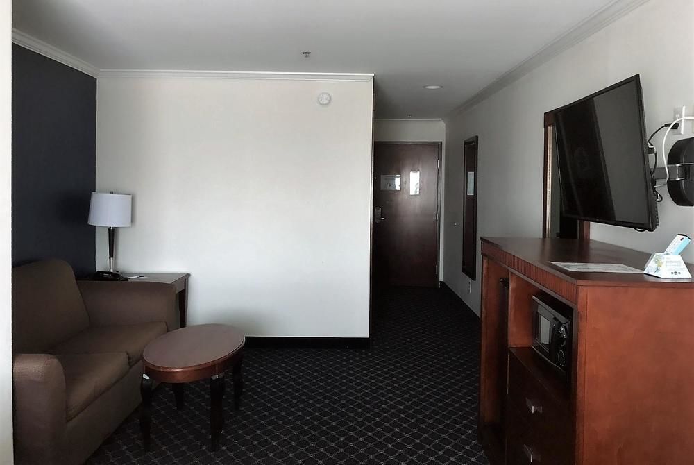 Hotel Baymont By Wyndham Mccomb Esterno foto