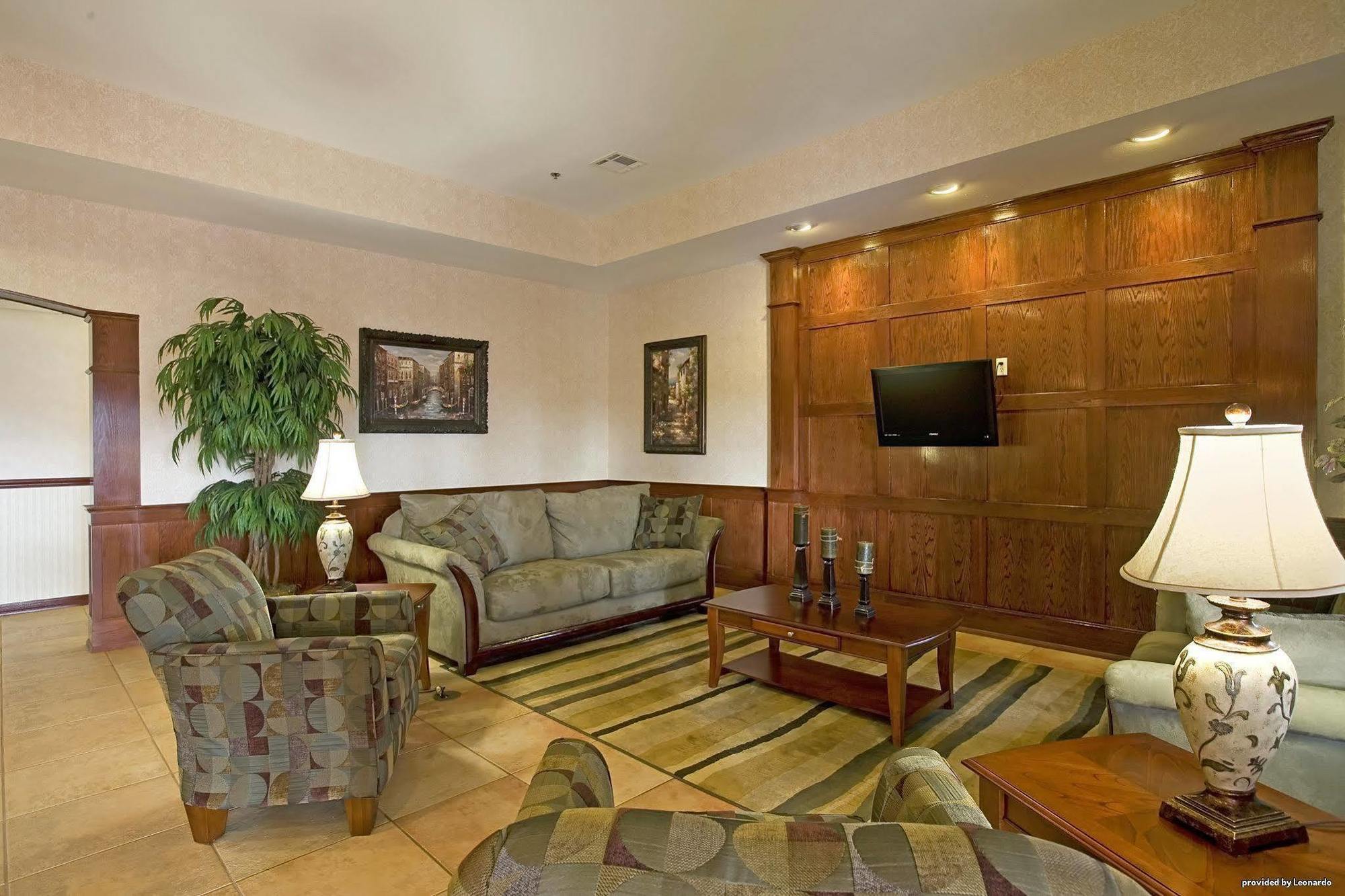 Hotel Baymont By Wyndham Mccomb Interno foto