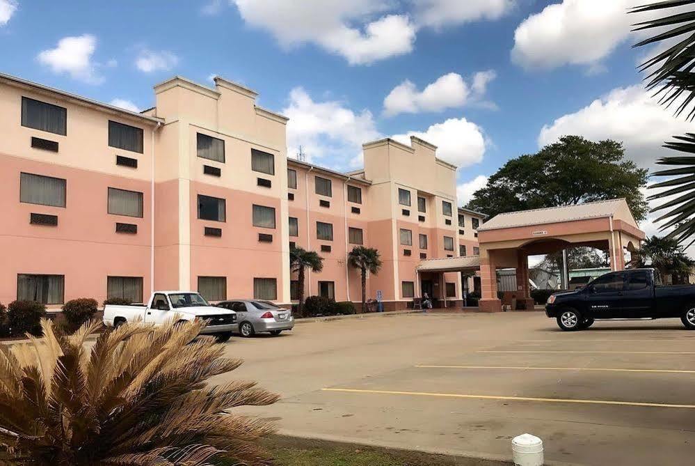 Hotel Baymont By Wyndham Mccomb Esterno foto